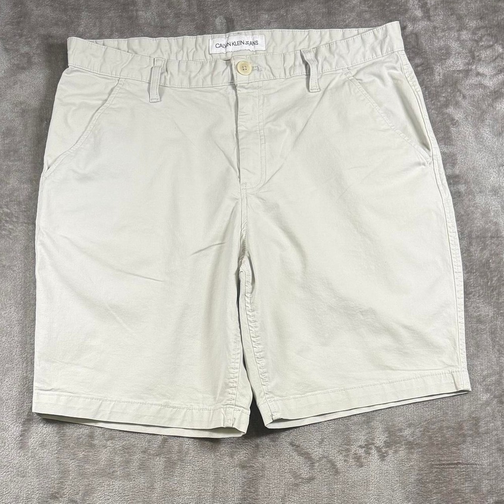 Calvin Klein Jeans Cream Khaki Chino Shorts W34 Stretch Casual Minimalist